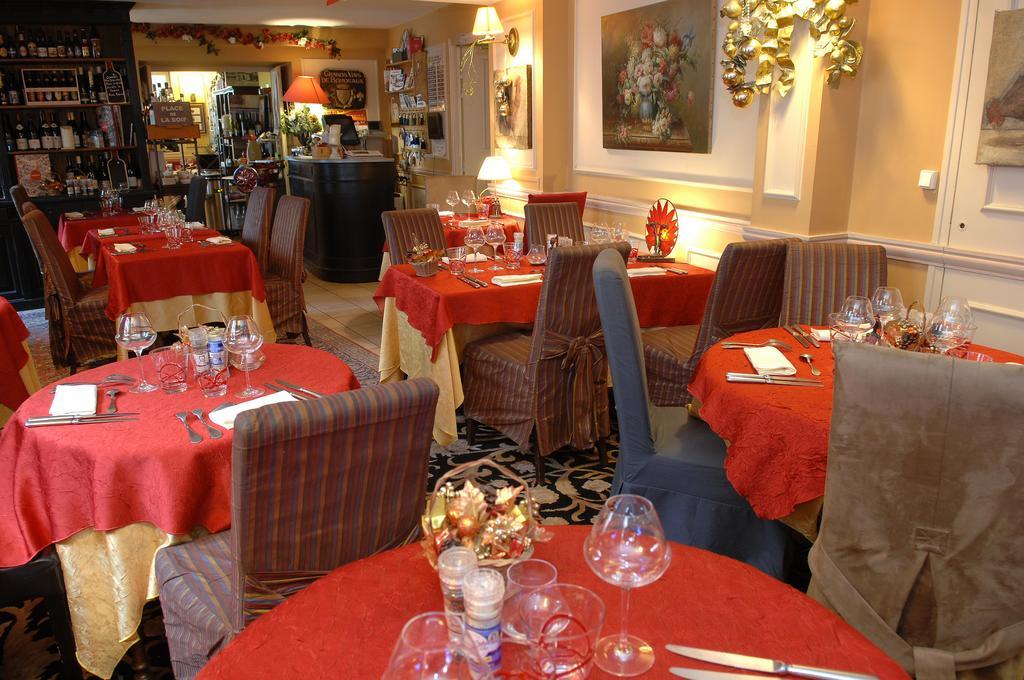 Hostellerie Du Prieure Saint-Prix  Екстериор снимка
