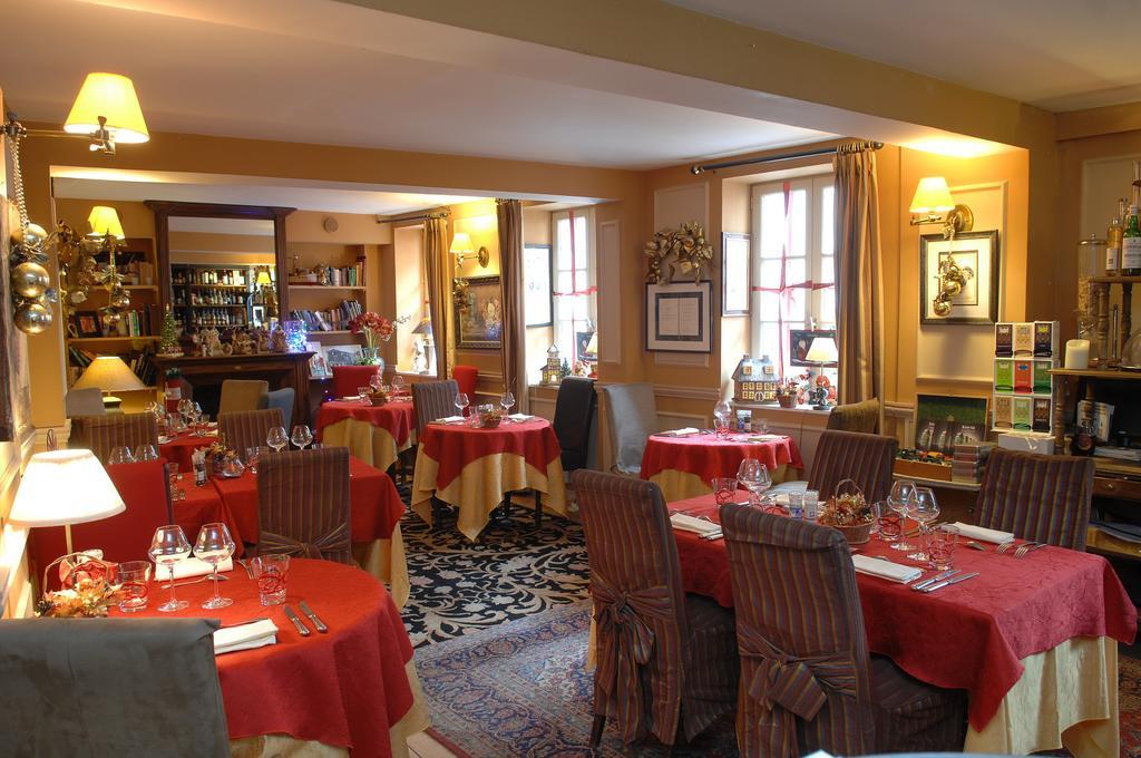 Hostellerie Du Prieure Saint-Prix  Екстериор снимка
