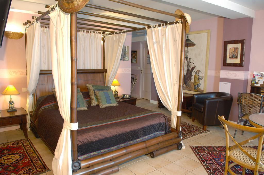 Hostellerie Du Prieure Saint-Prix  Екстериор снимка