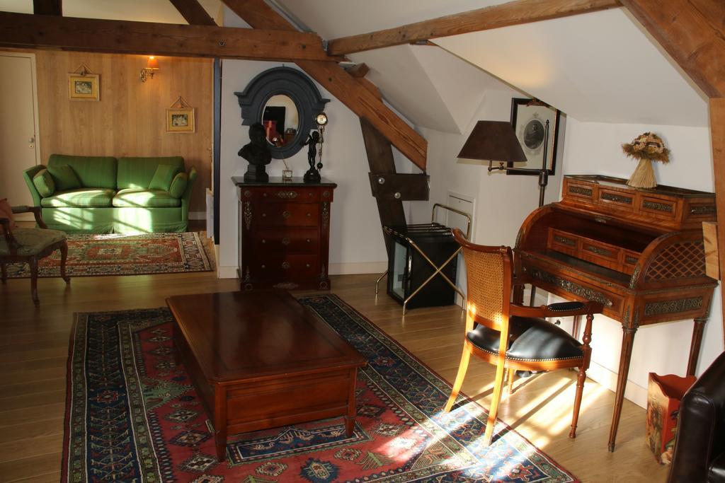 Hostellerie Du Prieure Saint-Prix  Екстериор снимка
