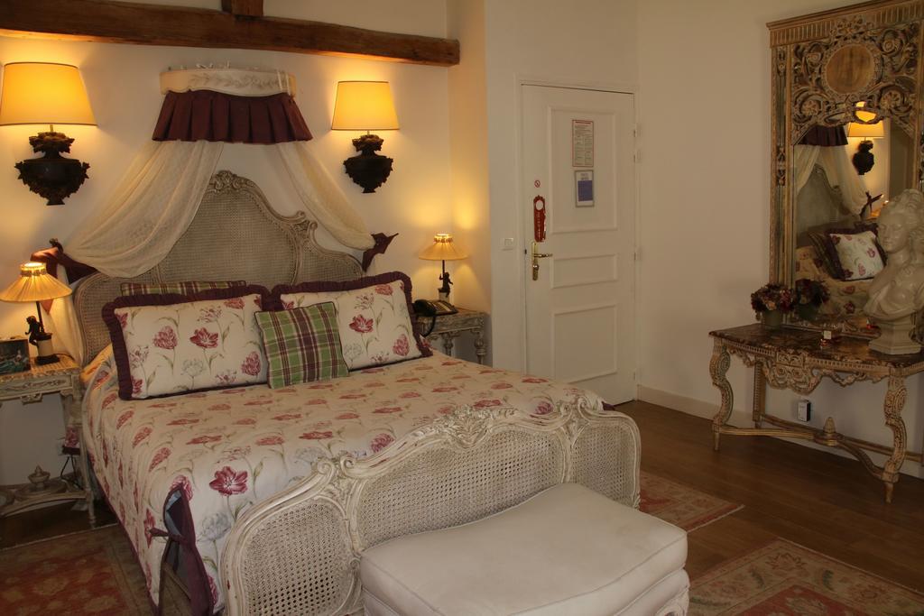 Hostellerie Du Prieure Saint-Prix  Екстериор снимка