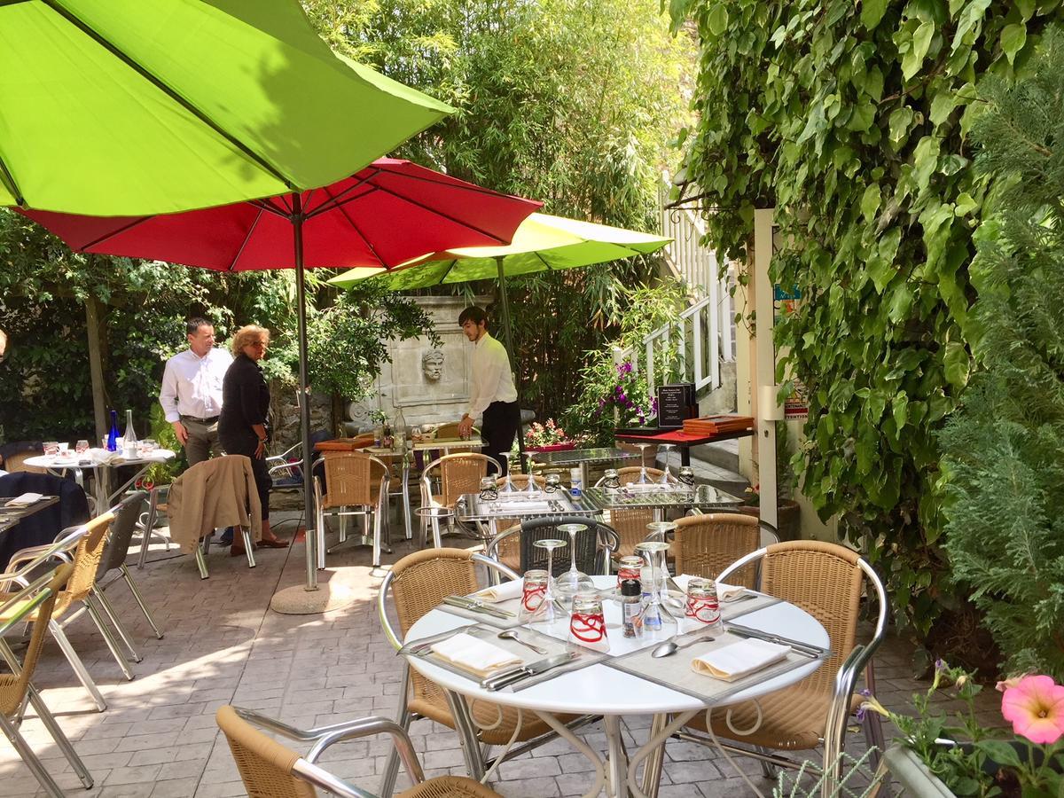 Hostellerie Du Prieure Saint-Prix  Екстериор снимка