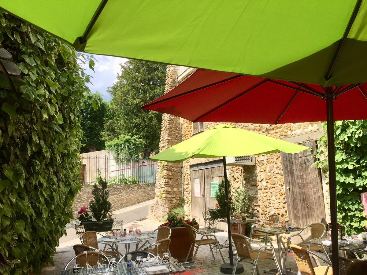 Hostellerie Du Prieure Saint-Prix  Екстериор снимка