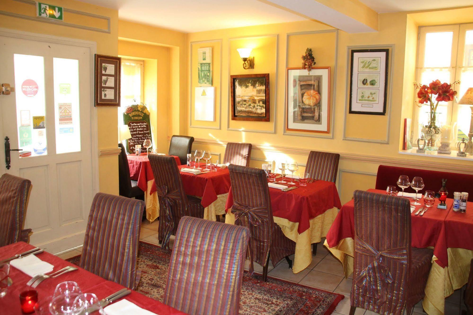 Hostellerie Du Prieure Saint-Prix  Екстериор снимка