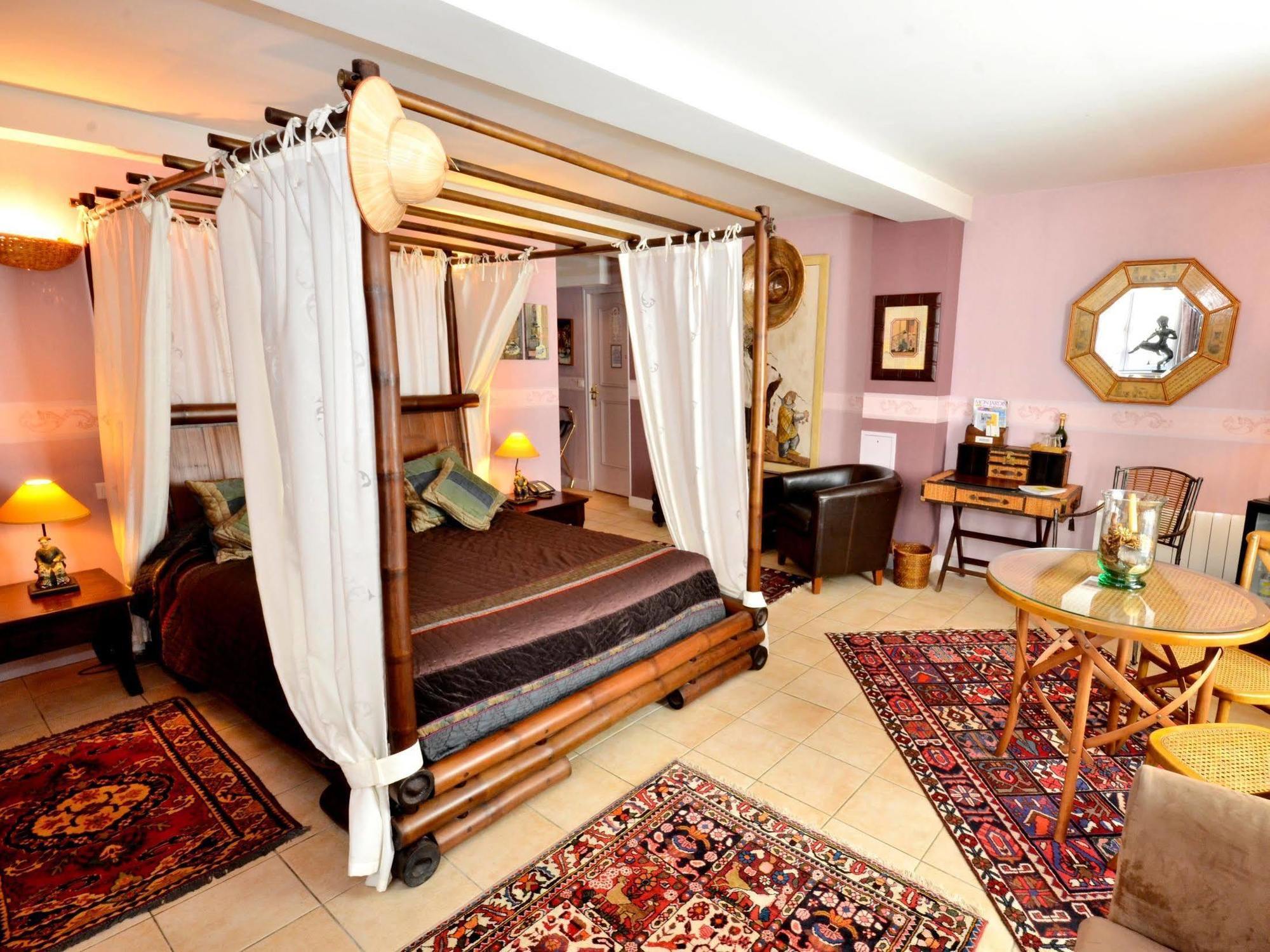 Hostellerie Du Prieure Saint-Prix  Екстериор снимка