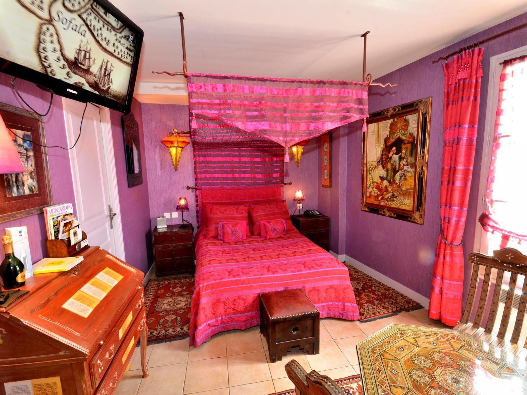 Hostellerie Du Prieure Saint-Prix  Екстериор снимка