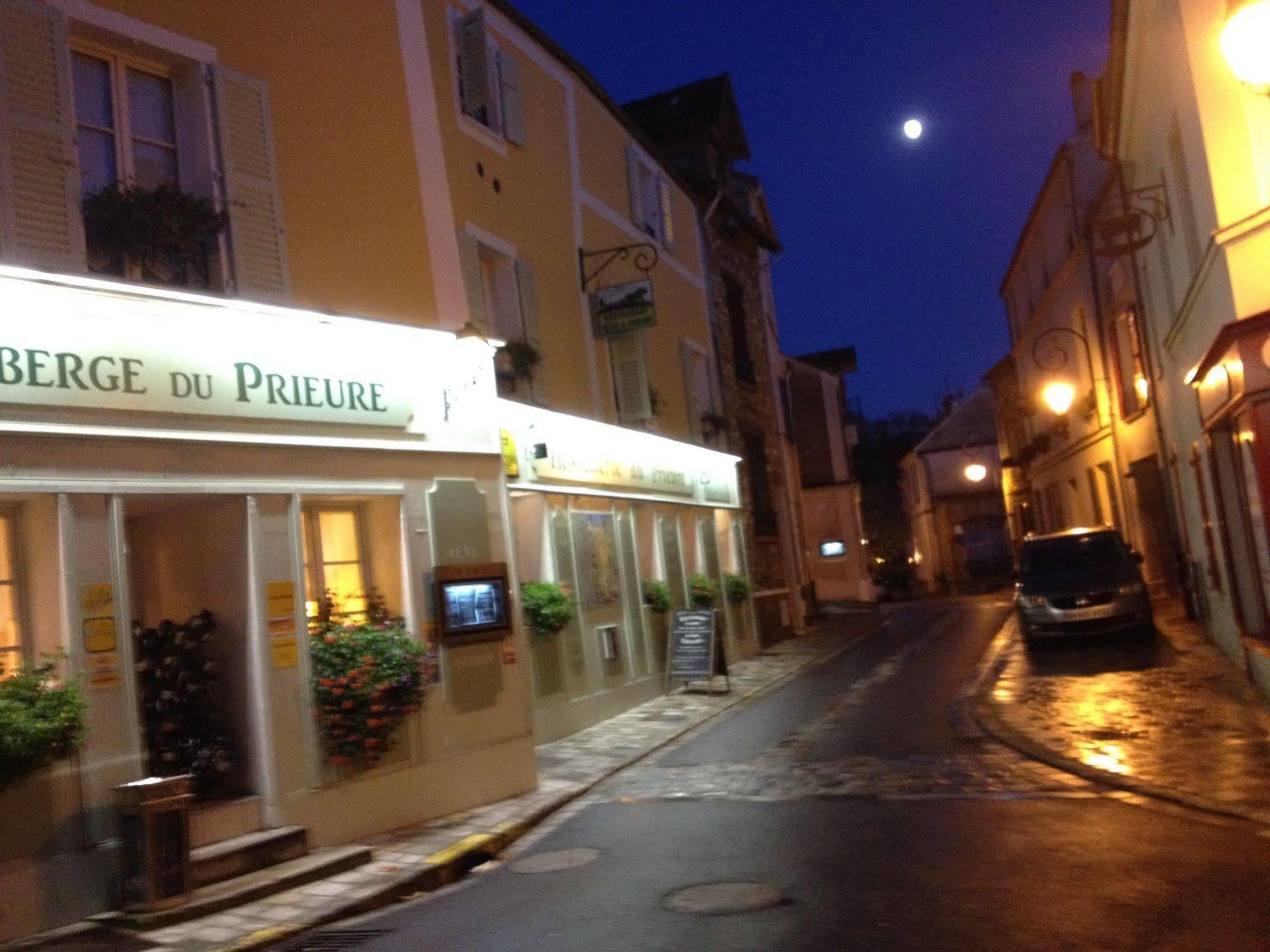 Hostellerie Du Prieure Saint-Prix  Екстериор снимка