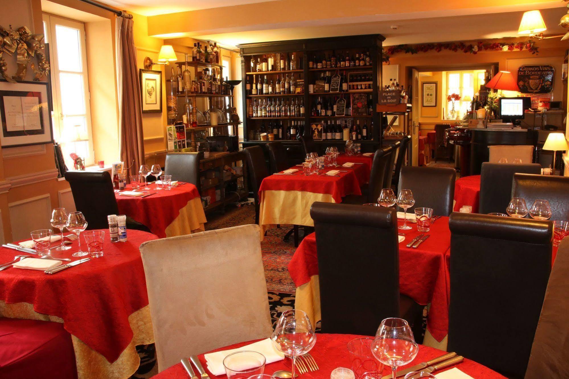 Hostellerie Du Prieure Saint-Prix  Екстериор снимка