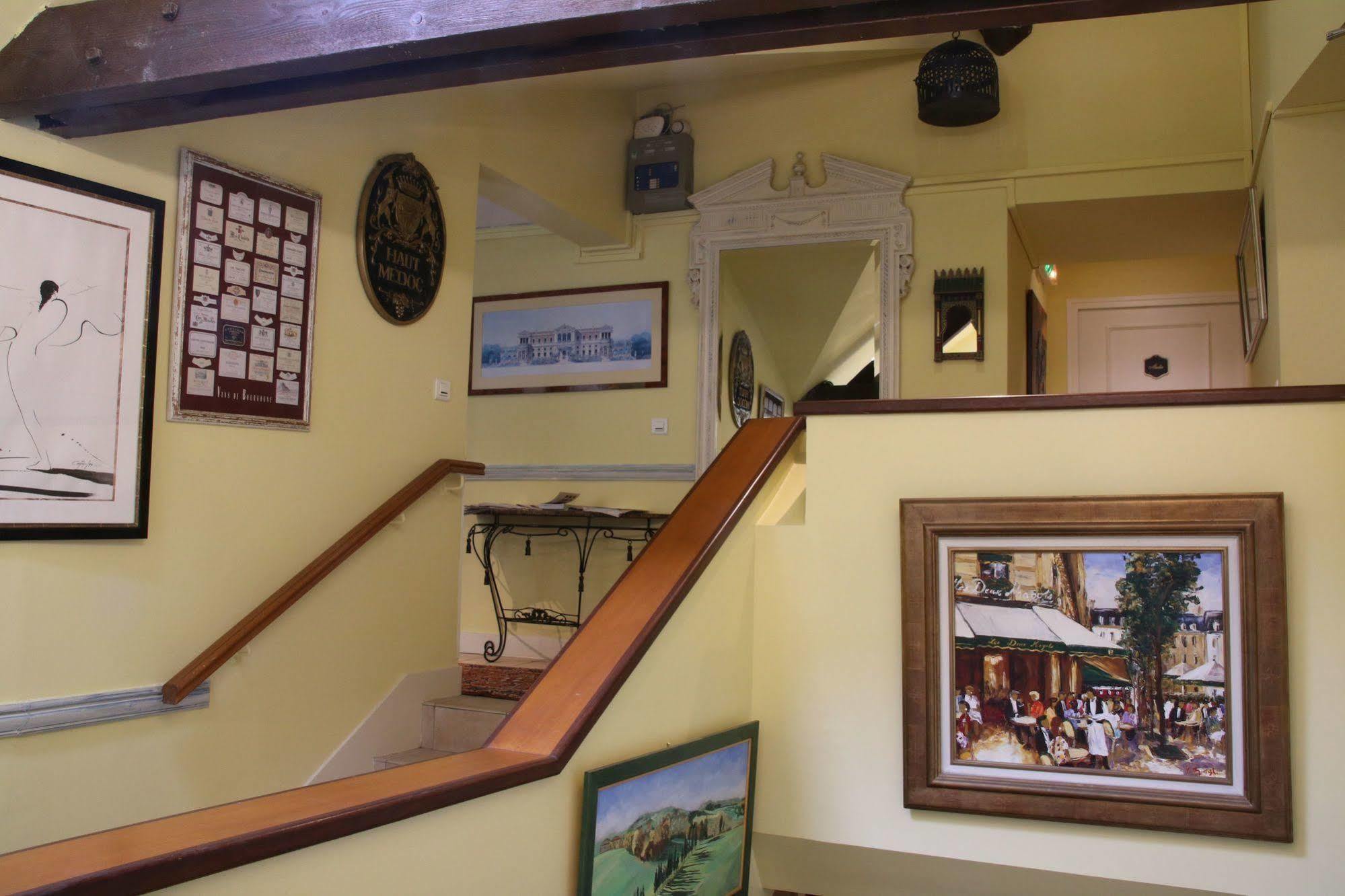 Hostellerie Du Prieure Saint-Prix  Екстериор снимка